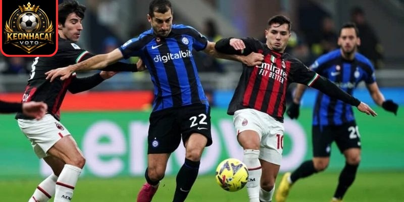Bước ngoặt cuối hiệp một giúp Milan vươn lên